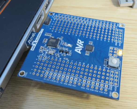 AVR Xplained Mini connected to PC