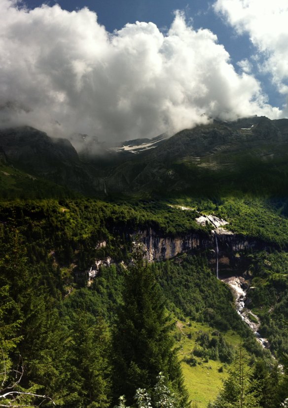 Waterfal Col Du Pillon