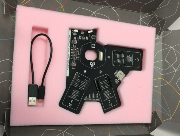 Hexiwear Docking Station