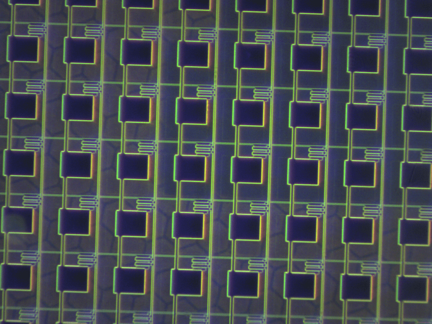 E-Paper black/white/red back Detail Max