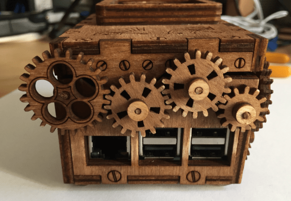 Side with network and USB ports